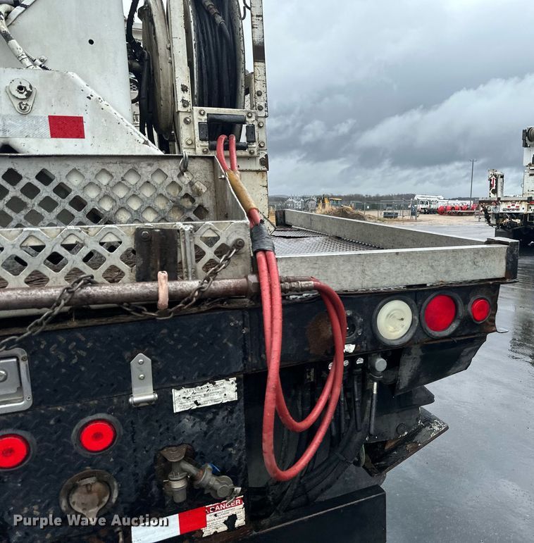 image for item EB2505 2008 Freightliner Business Class M2 digger derrick truck