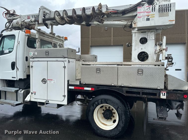 image for item EB2505 2008 Freightliner Business Class M2 digger derrick truck