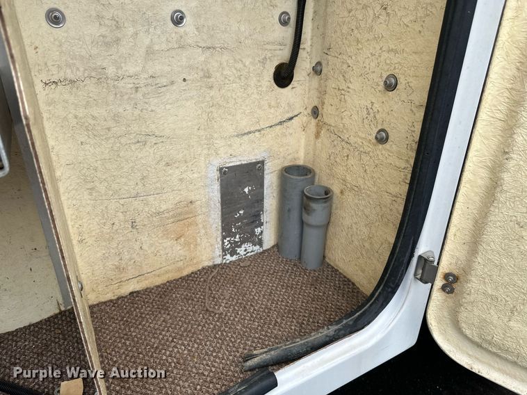 image for item EB2505 2008 Freightliner Business Class M2 digger derrick truck