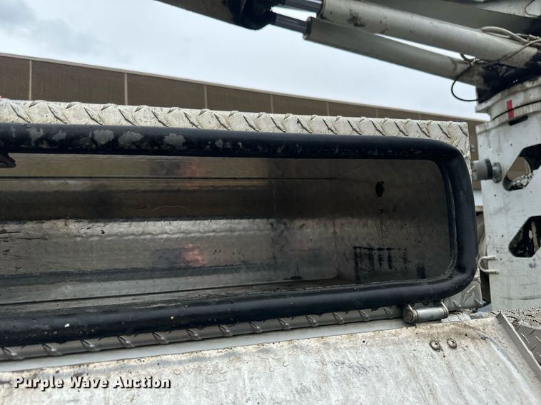 image for item EB2505 2008 Freightliner Business Class M2 digger derrick truck