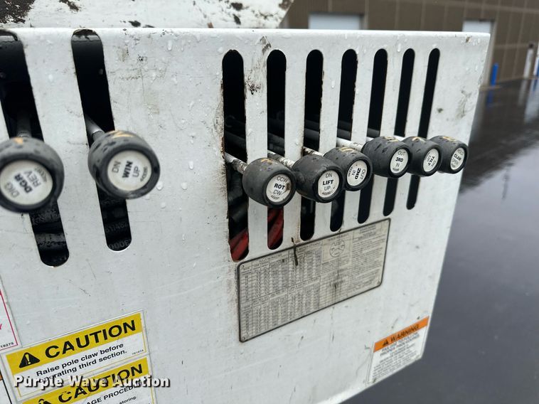 image for item EB2505 2008 Freightliner Business Class M2 digger derrick truck