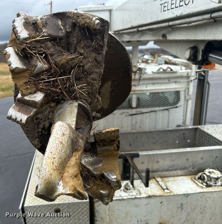 image for item EB2505 2008 Freightliner Business Class M2 digger derrick truck