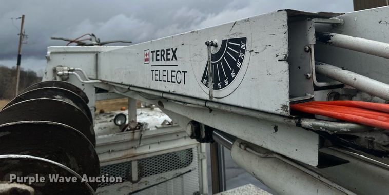 image for item EB2505 2008 Freightliner Business Class M2 digger derrick truck