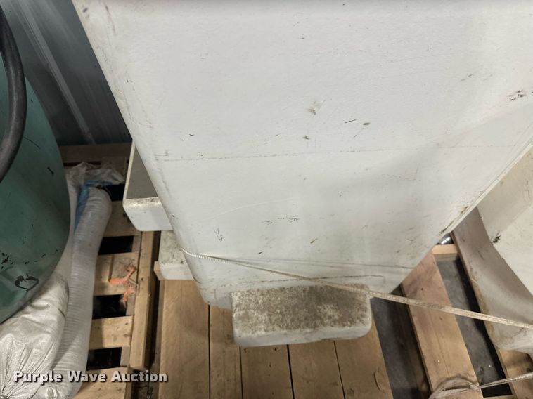 image for item EB2505 2008 Freightliner Business Class M2 digger derrick truck