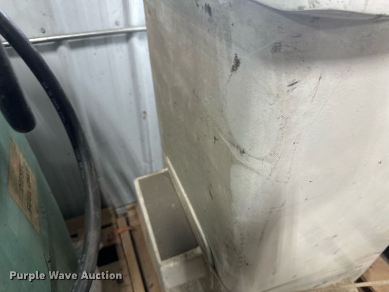 image for item EB2505 2008 Freightliner Business Class M2 digger derrick truck