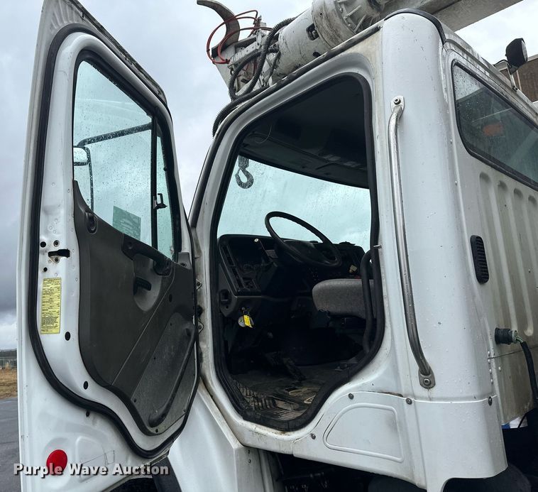 image for item EB2505 2008 Freightliner Business Class M2 digger derrick truck