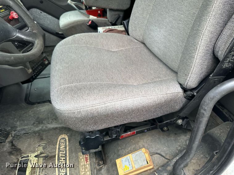 image for item EB2505 2008 Freightliner Business Class M2 digger derrick truck