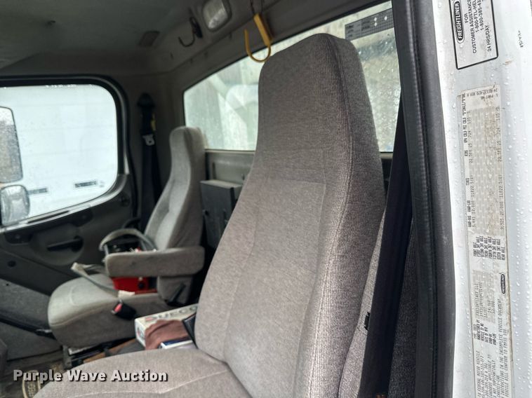 image for item EB2505 2008 Freightliner Business Class M2 digger derrick truck