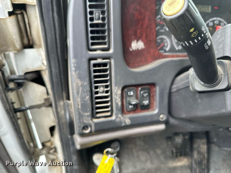 image for item EB2505 2008 Freightliner Business Class M2 digger derrick truck