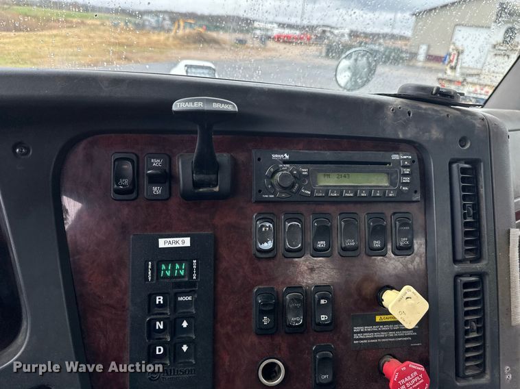 image for item EB2505 2008 Freightliner Business Class M2 digger derrick truck