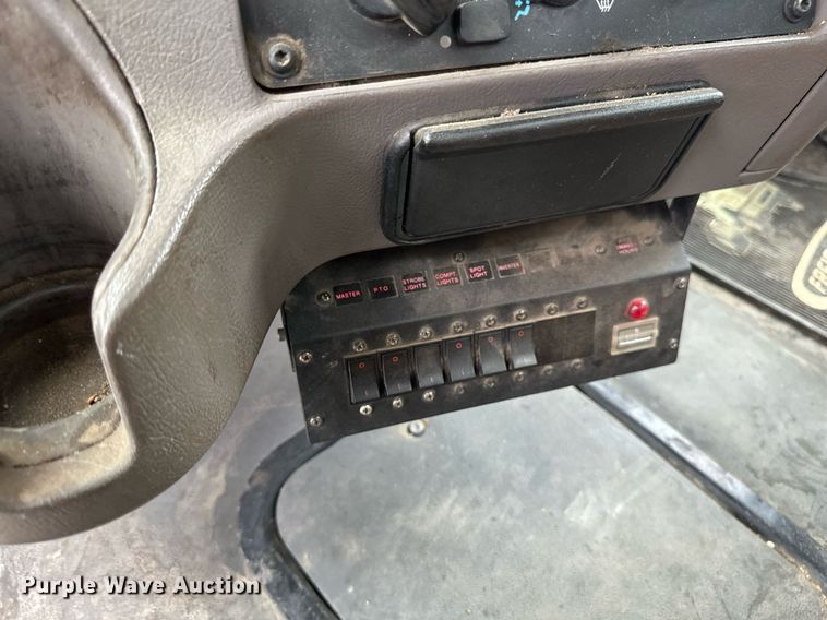 image for item EB2505 2008 Freightliner Business Class M2 digger derrick truck