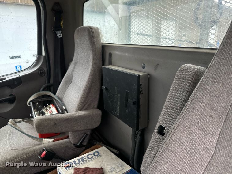 image for item EB2505 2008 Freightliner Business Class M2 digger derrick truck