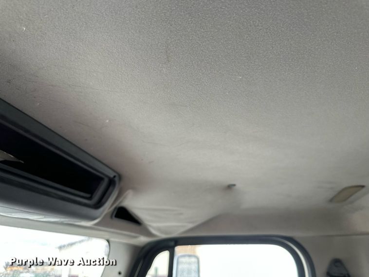 image for item EB2505 2008 Freightliner Business Class M2 digger derrick truck