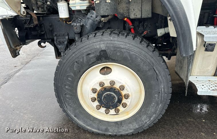 image for item EB2505 2008 Freightliner Business Class M2 digger derrick truck