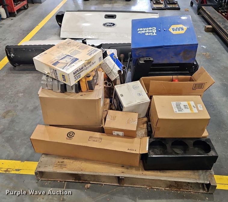 image for item EB8000 (2) 2014 Ford F250 tailgates and rear bumper