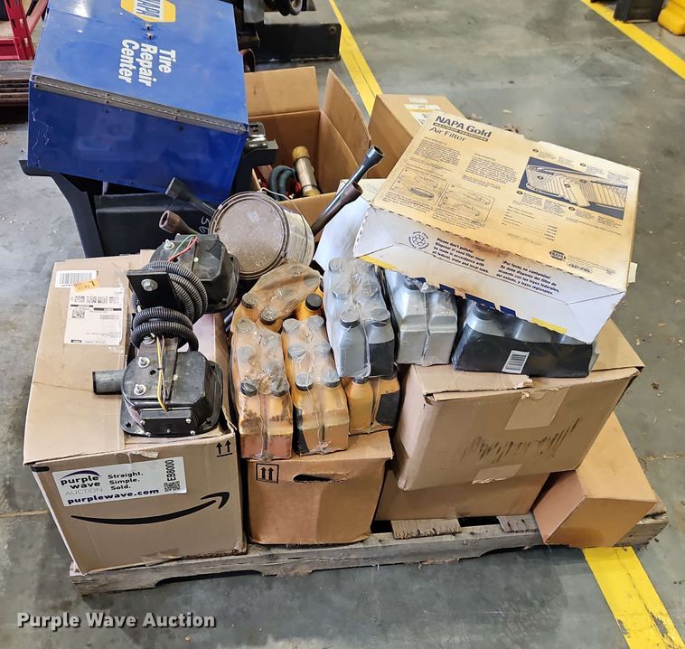 image for item EB8000 (2) 2014 Ford F250 tailgates and rear bumper