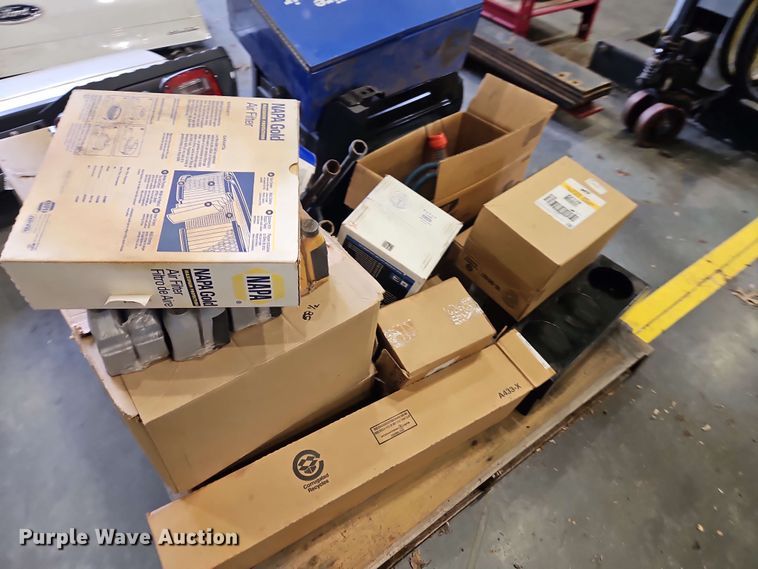 image for item EB8000 (2) 2014 Ford F250 tailgates and rear bumper