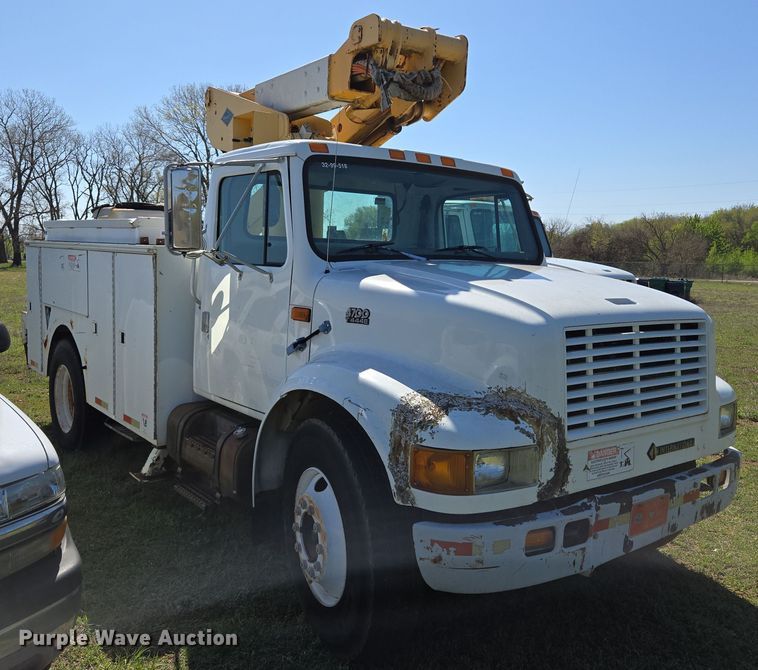 image for item ED2512 2000 International 4700 bucket truck