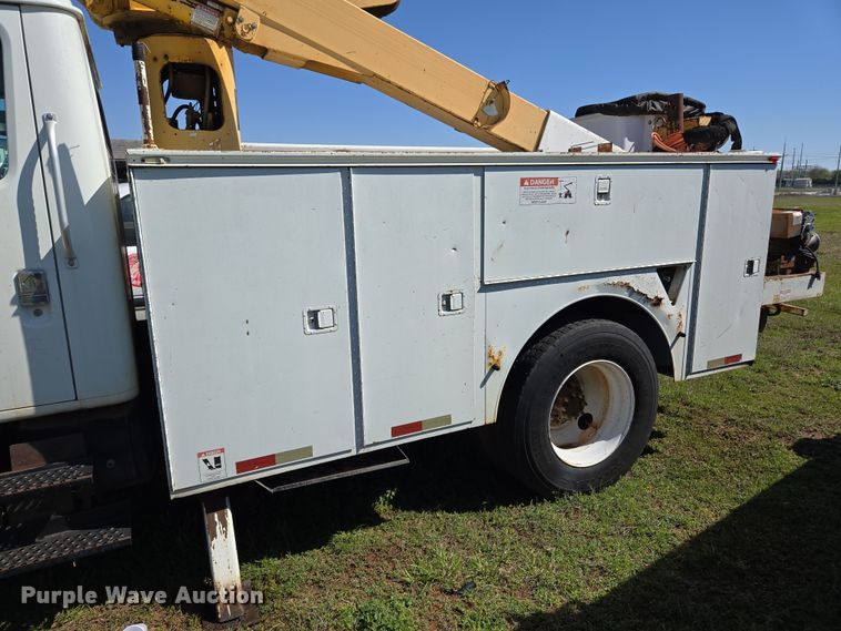 image for item ED2512 2000 International 4700 bucket truck