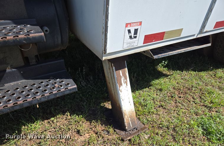 image for item ED2512 2000 International 4700 bucket truck