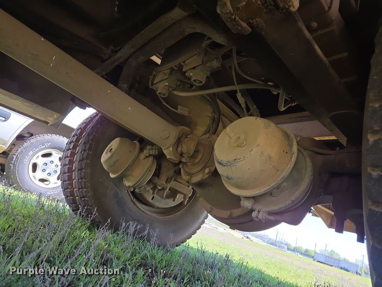 image for item ED2512 2000 International 4700 bucket truck