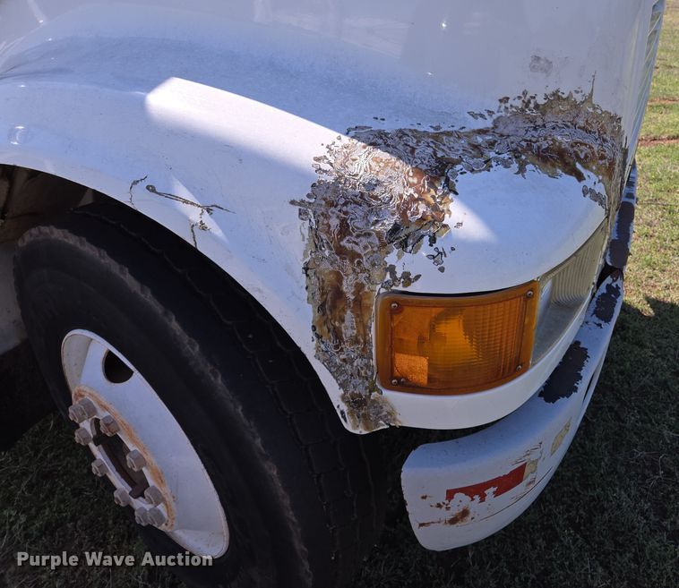 image for item ED2512 2000 International 4700 bucket truck