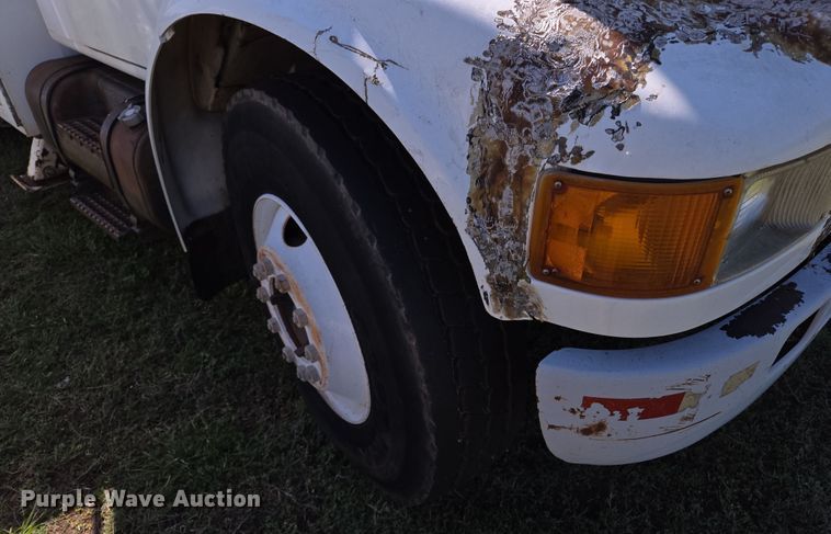 image for item ED2512 2000 International 4700 bucket truck