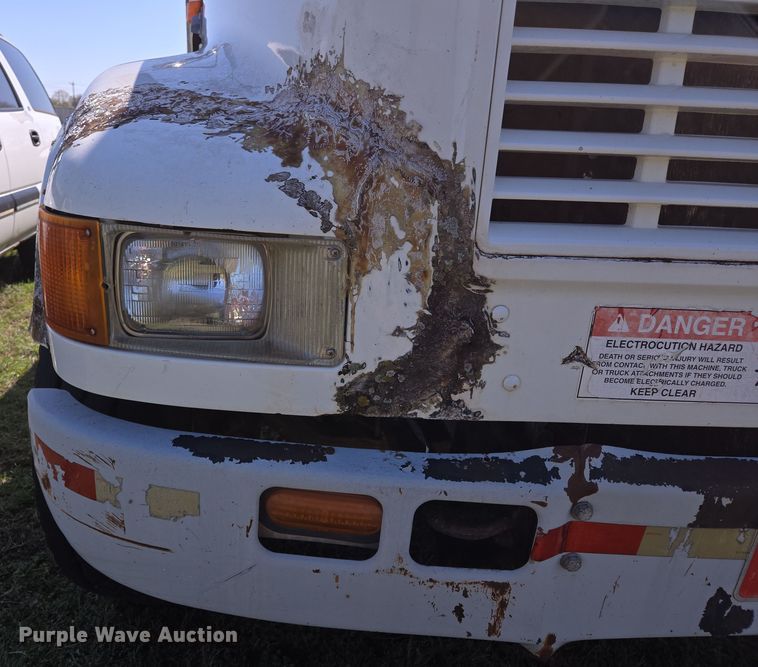 image for item ED2512 2000 International 4700 bucket truck