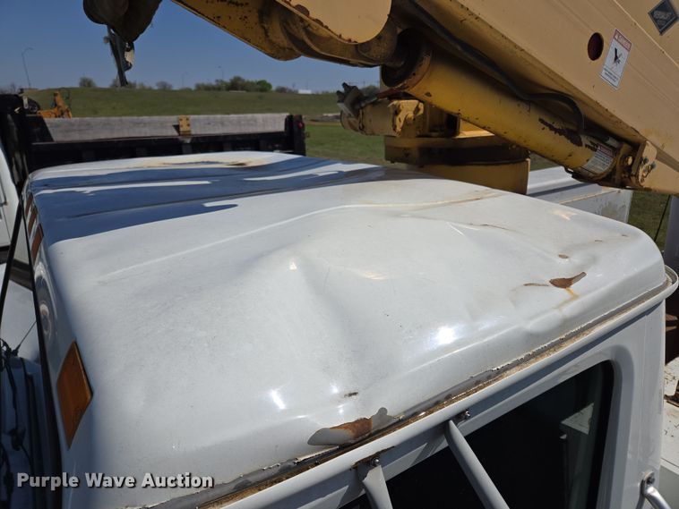 image for item ED2512 2000 International 4700 bucket truck