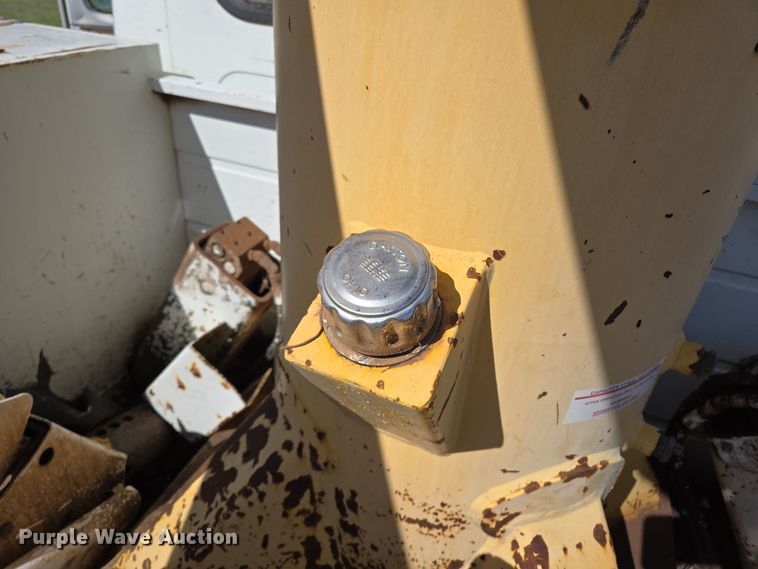 image for item ED2512 2000 International 4700 bucket truck