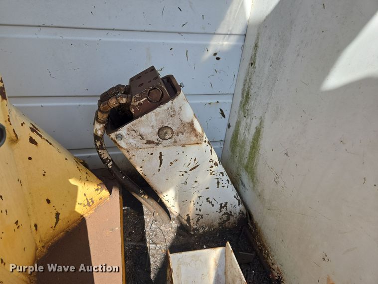 image for item ED2512 2000 International 4700 bucket truck