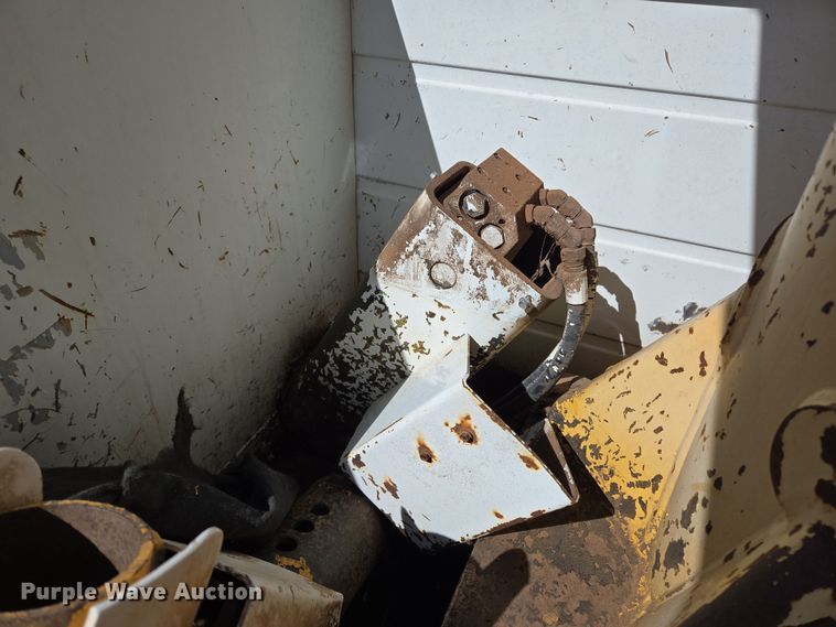 image for item ED2512 2000 International 4700 bucket truck