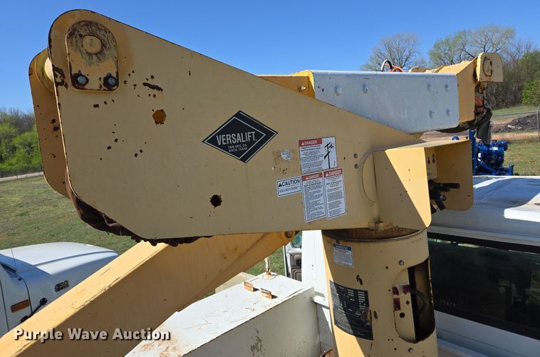 image for item ED2512 2000 International 4700 bucket truck