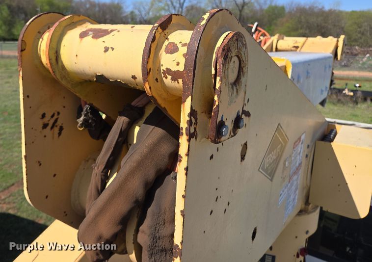 image for item ED2512 2000 International 4700 bucket truck