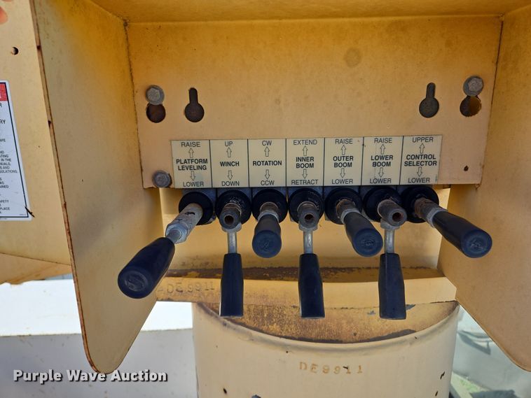 image for item ED2512 2000 International 4700 bucket truck