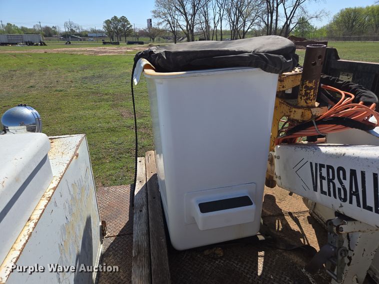 image for item ED2512 2000 International 4700 bucket truck