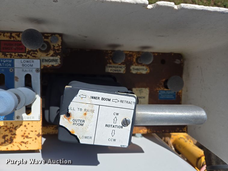 image for item ED2512 2000 International 4700 bucket truck