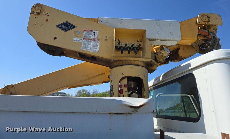 image for item ED2512 2000 International 4700 bucket truck