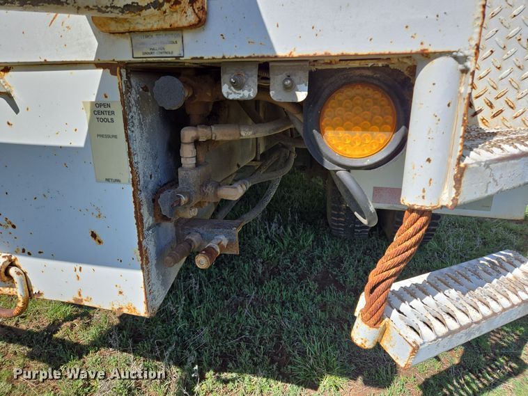 image for item ED2512 2000 International 4700 bucket truck