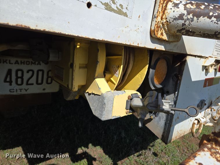 image for item ED2512 2000 International 4700 bucket truck