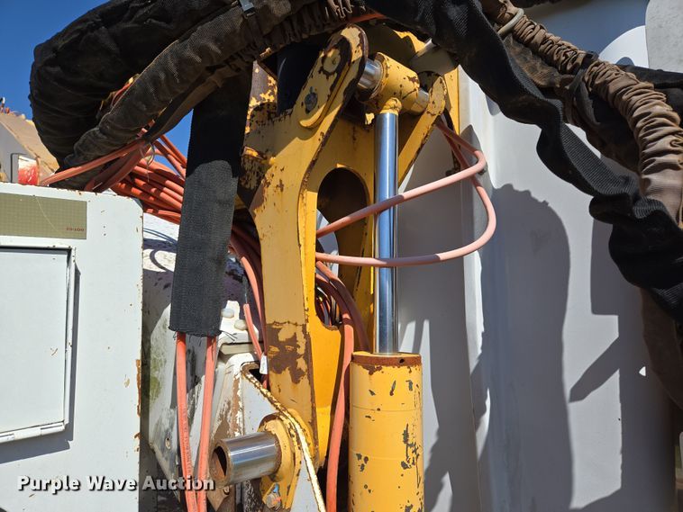 image for item ED2512 2000 International 4700 bucket truck