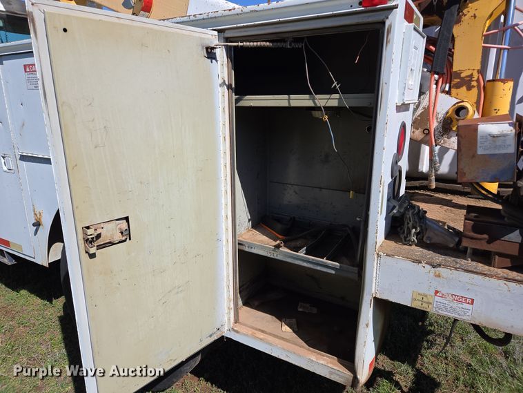 image for item ED2512 2000 International 4700 bucket truck