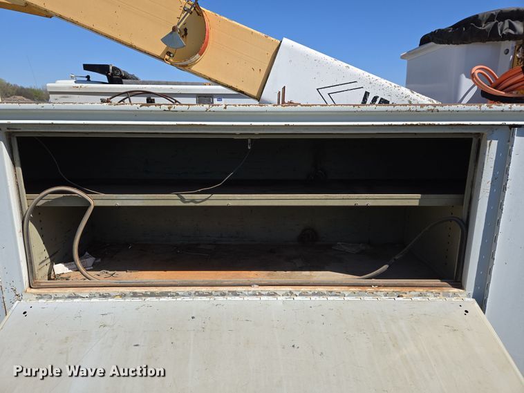 image for item ED2512 2000 International 4700 bucket truck