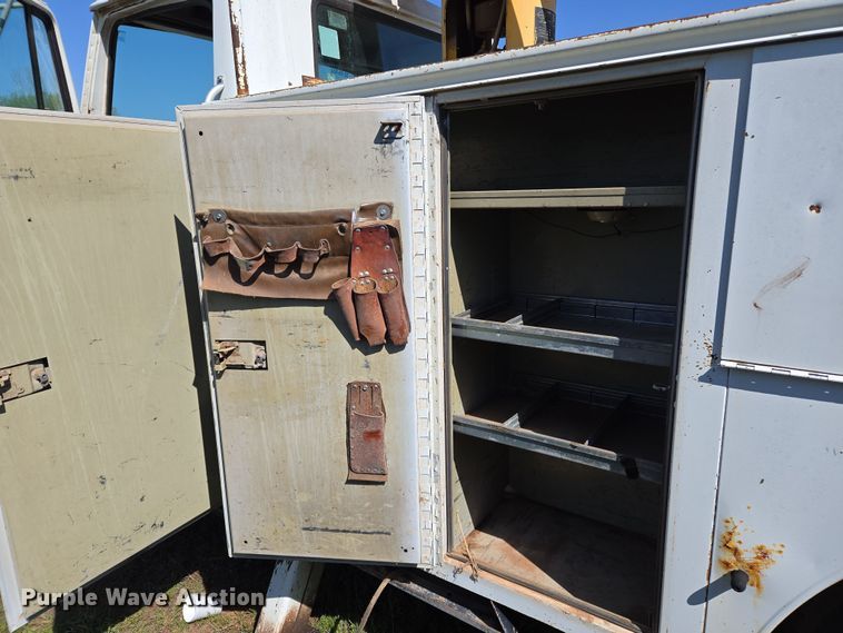 image for item ED2512 2000 International 4700 bucket truck