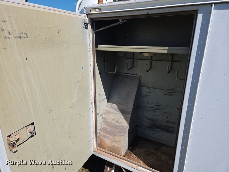 image for item ED2512 2000 International 4700 bucket truck