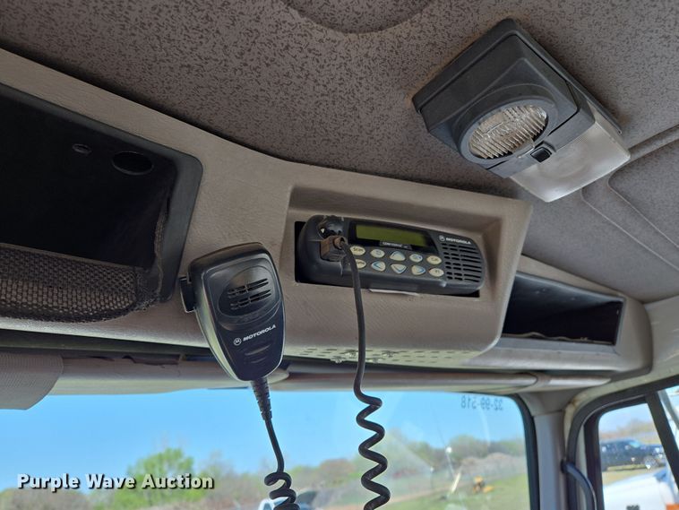 image for item ED2512 2000 International 4700 bucket truck