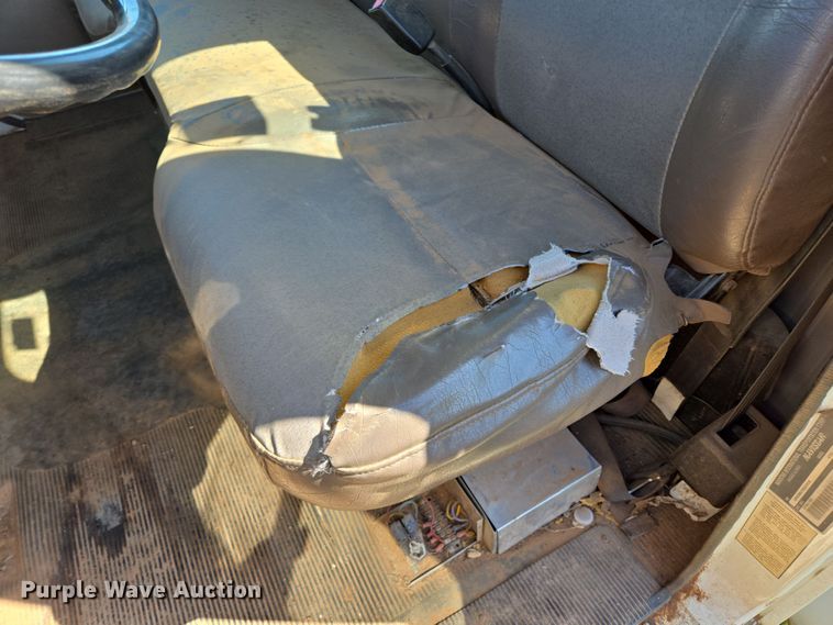 image for item ED2512 2000 International 4700 bucket truck