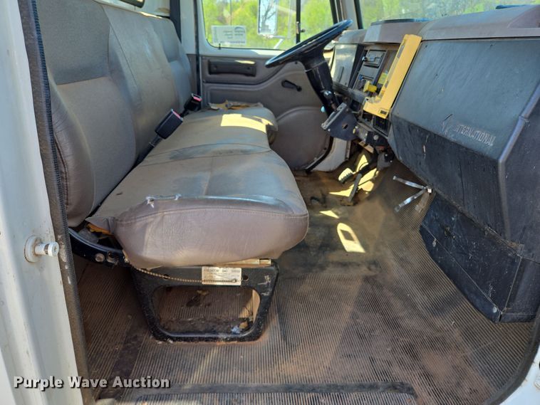 image for item ED2512 2000 International 4700 bucket truck