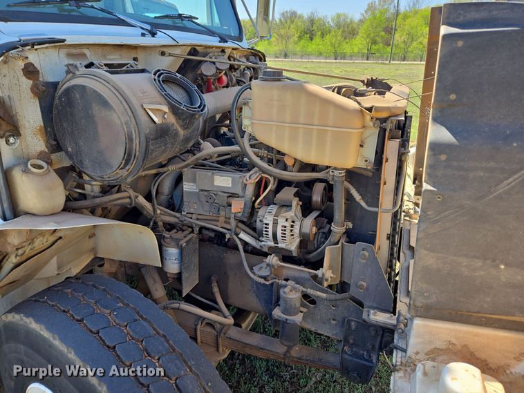 image for item ED2512 2000 International 4700 bucket truck