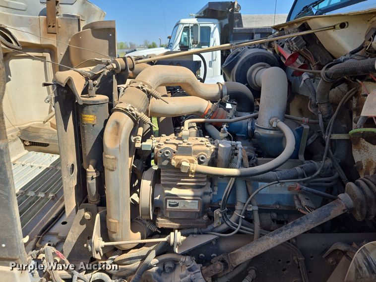 image for item ED2512 2000 International 4700 bucket truck